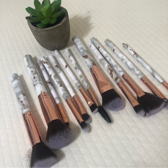 Brand New makeup brushes bundle 🤍 - Picture 3 of 8